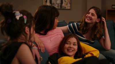 2021-2025_-_Ginny_and_Georgia_S01E02_mp41560.jpg